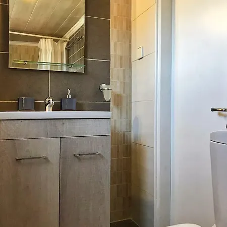 Apartment Studio Upper Lina Lákka